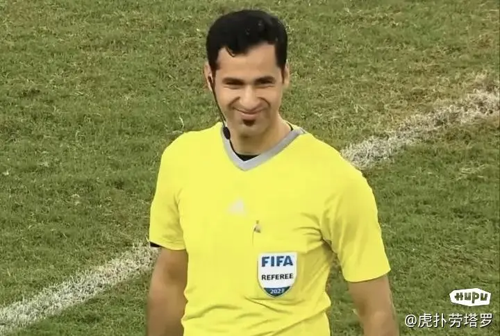 国足又遇"西亚三瞎"之一,卡塔尔裁判贾西姆将执法中日之战,还记得中韩