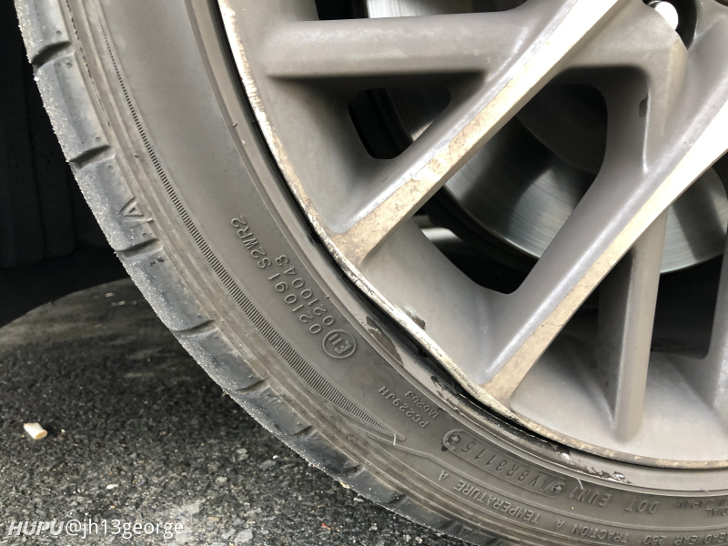 各位 我的车轮毂凹下去了有问题吗