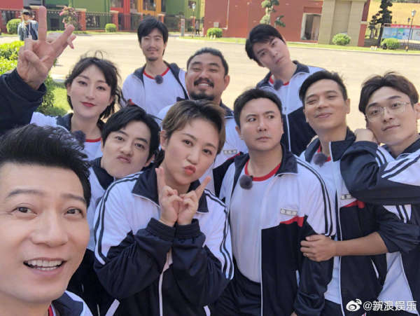 田雨晒夏洛特烦恼剧组重聚合照-影视区-虎扑社区