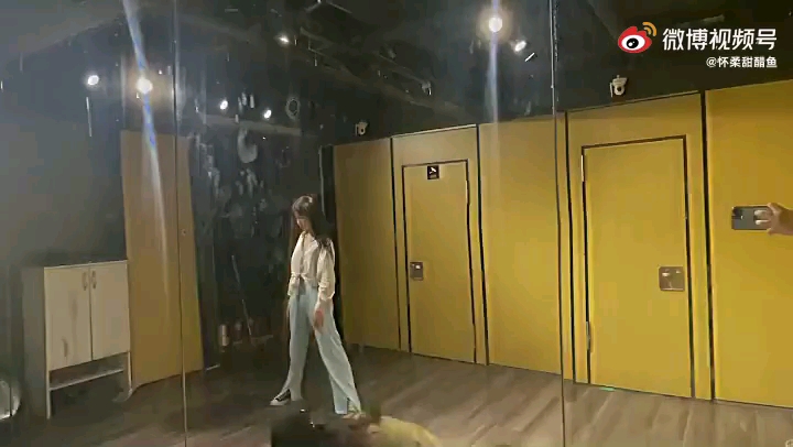video-poster