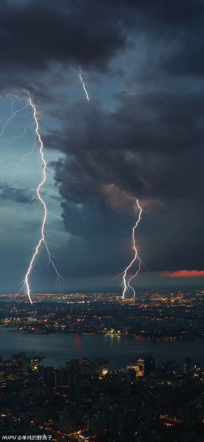 无话可说了,不知道怎么表达,可以书读的少.这场面没见过,晴空霹雳