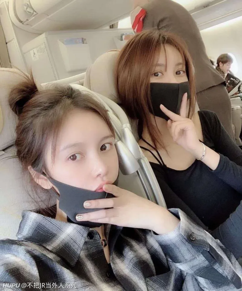 我的两个美少女妹妹 你会选哪个 步行街主干道 虎扑社区