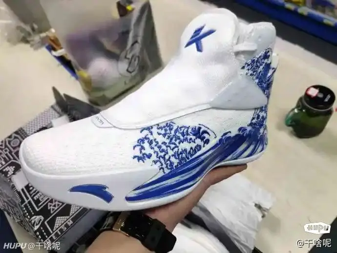 感動！皇馬基地外球迷張貼照片支持羅德里戈，球員發(fā)文：感謝??