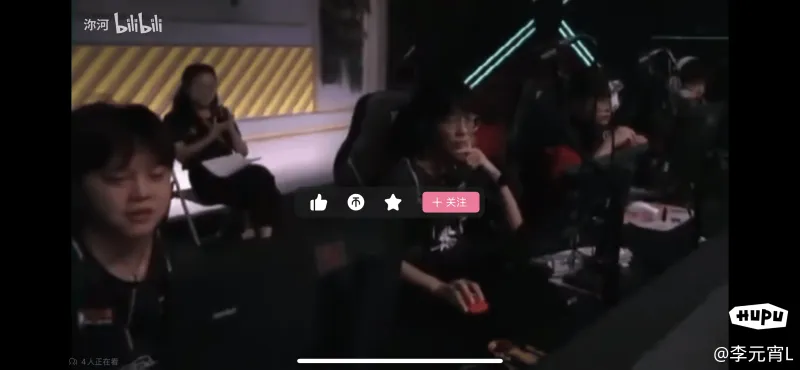状况古怪！詹姆斯底角三分打侧板，又自己抢下篮板暴扣得手