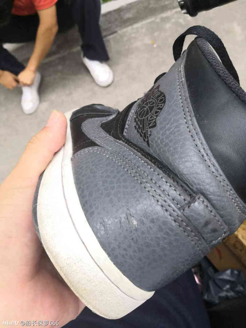 aj1mid后跟掉漆怎么处理?