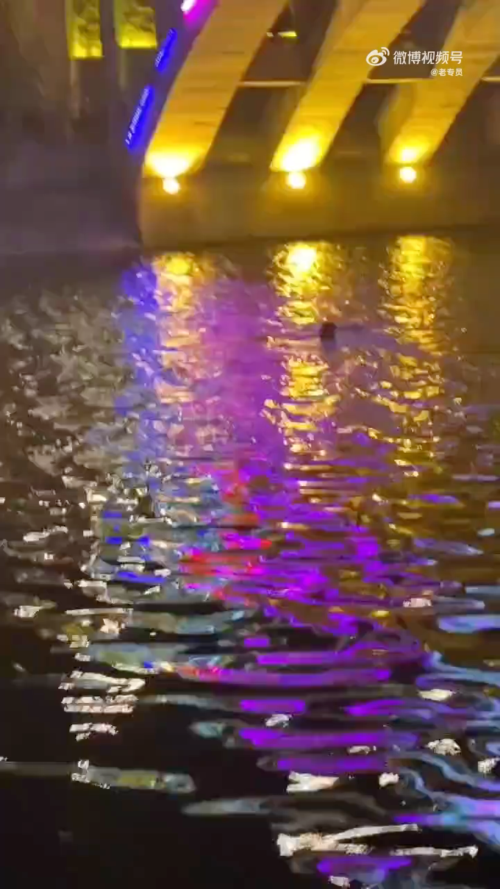 video-poster