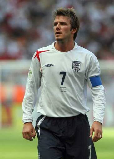 2019国家队新球衣也太帅了吧