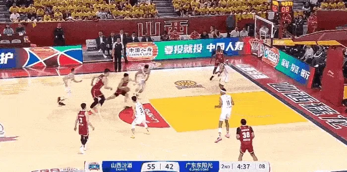 张宁这球走了多少步?这也叫强硬?这就是主场哨