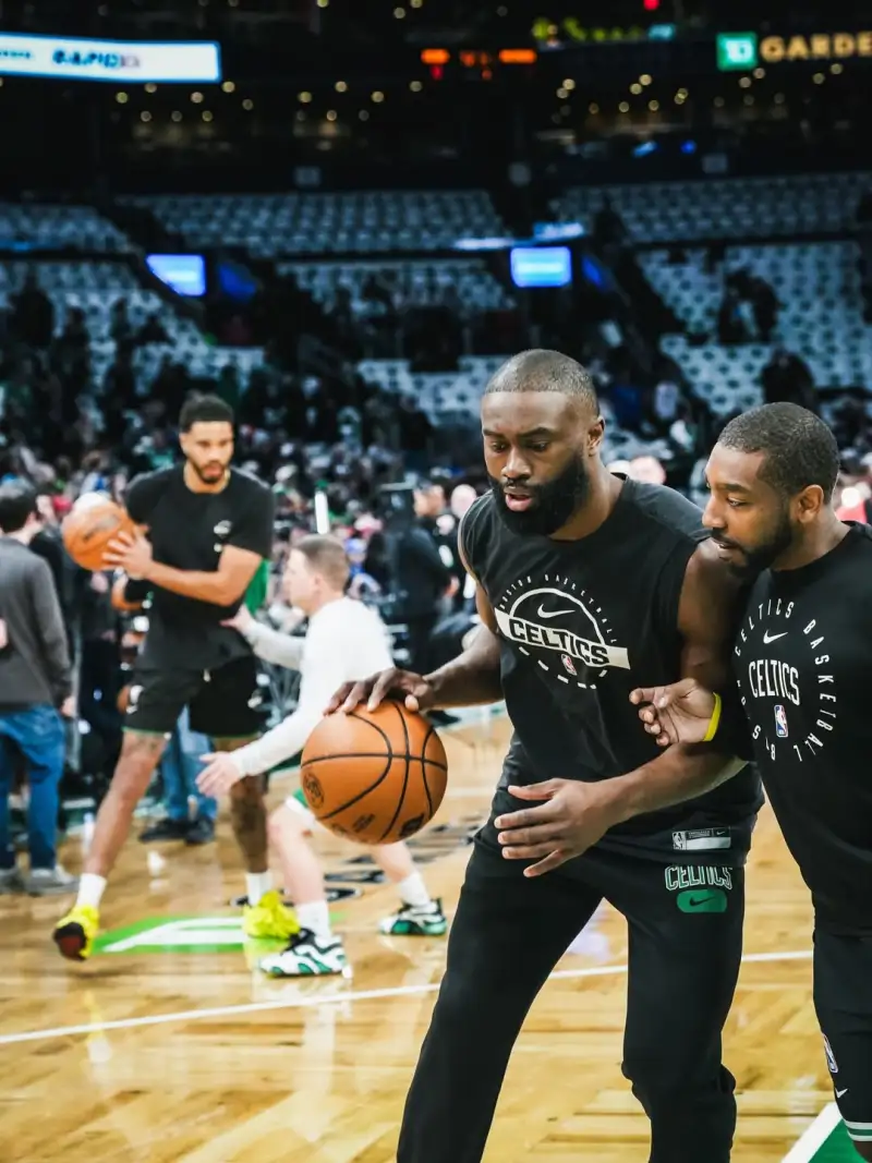 庫里：上半場球隊打得有點慢熱 下半場大家的狀態(tài)和氣氛都變好了