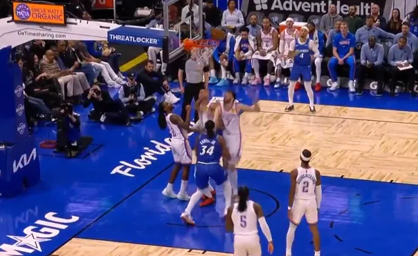 [流言板]班凯罗连续点抢补篮打进，魔术打出一波15-1追到4分-NBA新闻-虎扑社区