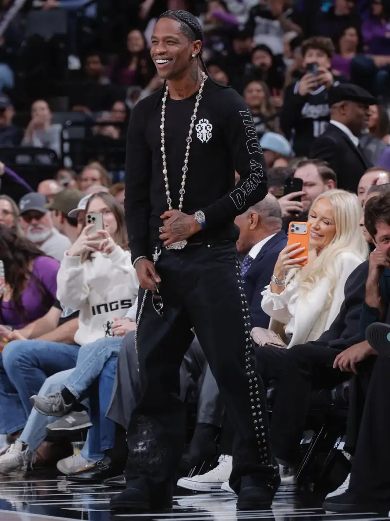 官方：武漢三鎮簽下巴西攻擊手紹爾以及羅馬尼亞前鋒圖多列