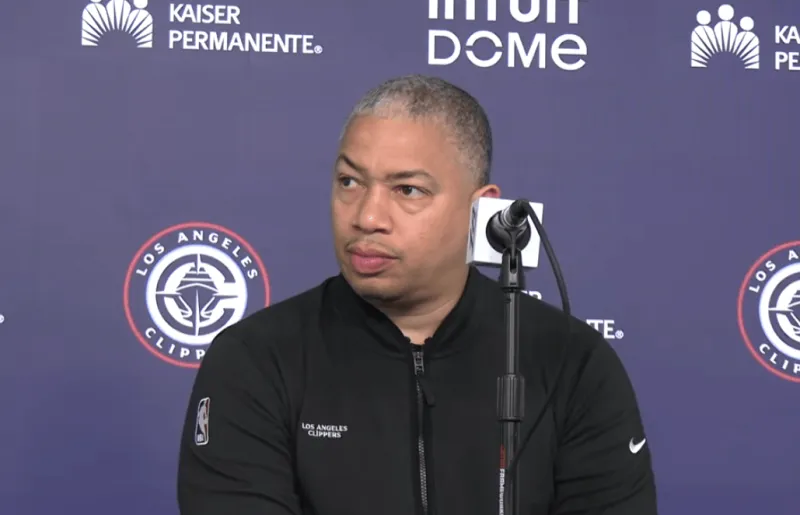 [流言板]吉昂三分命中目前三分3中3，雄鹿轟出一波9