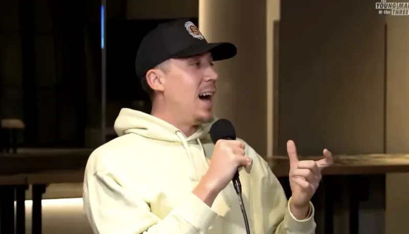 記者：首批巴黎遠征球迷已經抵達利物浦，他們乘渡輪前往英國