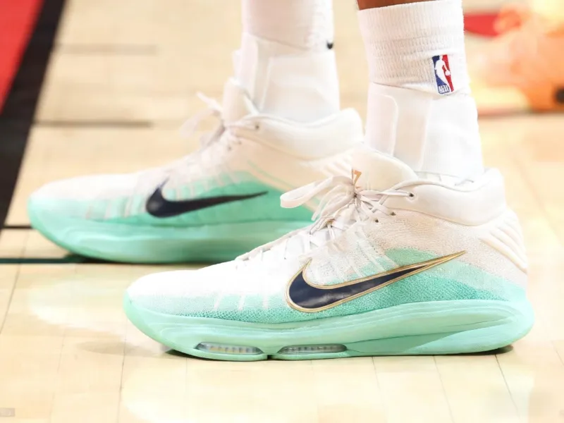 戈贝尔是蓝领吗，戈贝尔效力nba哪个球队