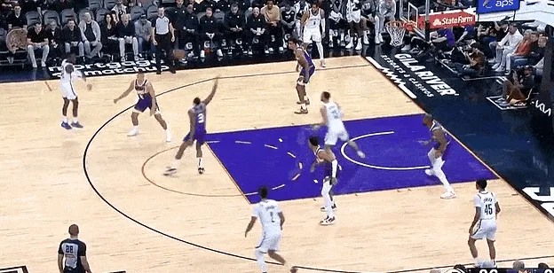 NBA前史第三！哈登第28次单节砍下20+，仅次库里和科比