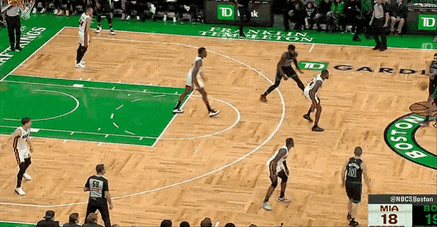 NBA早报｜库里剑指第五冠 克莱评级C