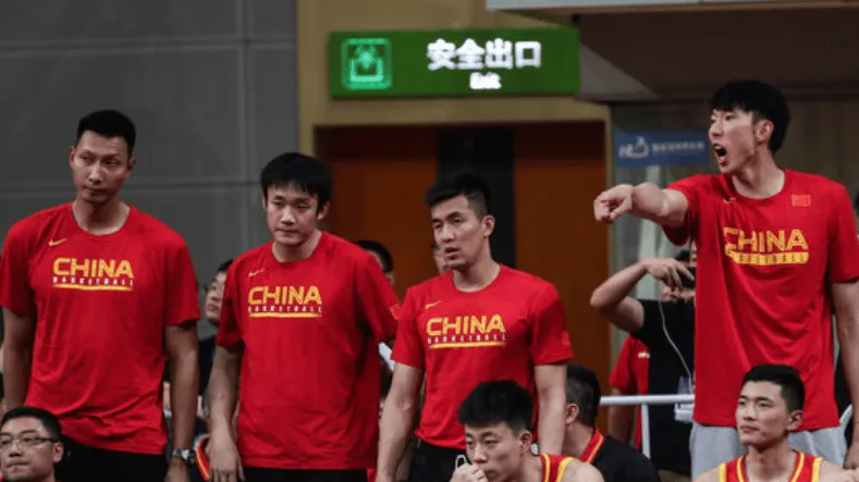 [流言板]琼斯谈中国球员最强阵：易建联&丁彦雨航&郭艾伦&周琦&赵睿
