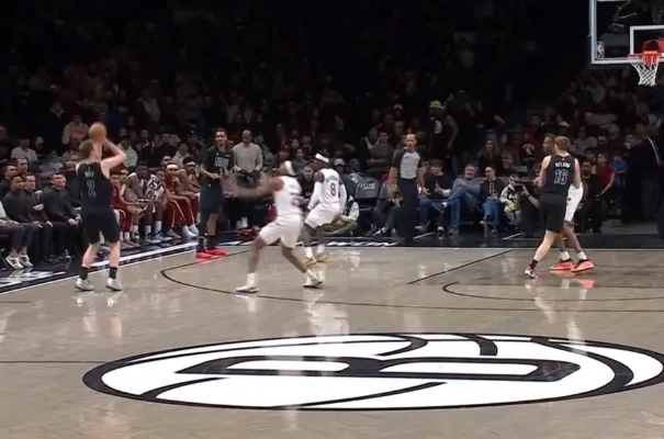 聊聊東契奇最后時刻這幾個球的處理....