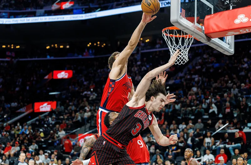 青春風(fēng)暴！尤文首發(fā)平均年齡25歲172天，是隊史歐冠淘汰賽最年輕