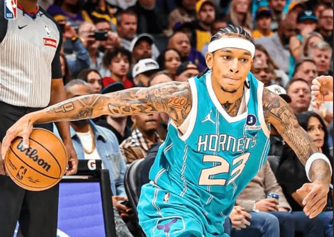 感動！皇馬基地外球迷張貼照片支持羅德里戈，球員發文：感謝??