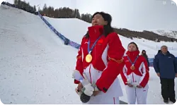 历史最佳！徐梦桃在颁奖仪式奏国歌环节泪洒领奖台