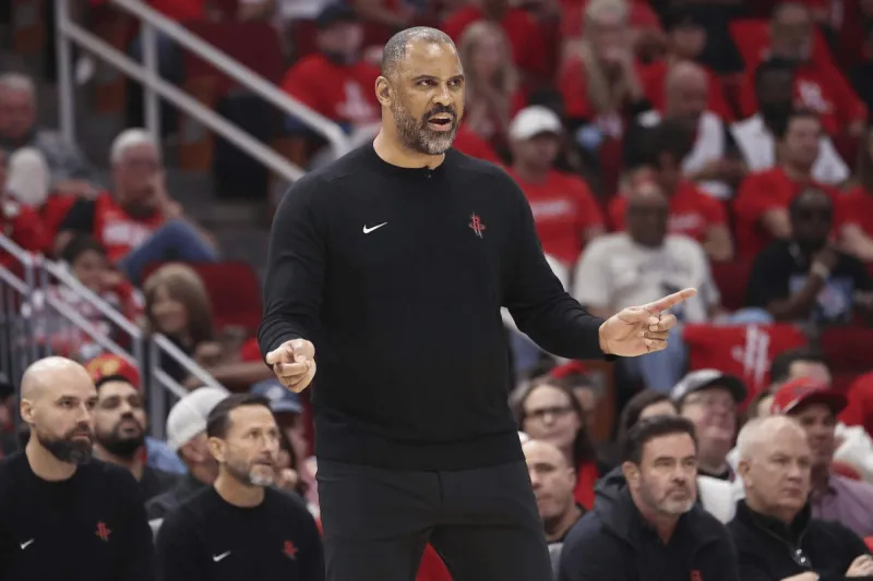 盧：巴圖姆37歲了缺席比賽只是輪休 并不是掉出輪換