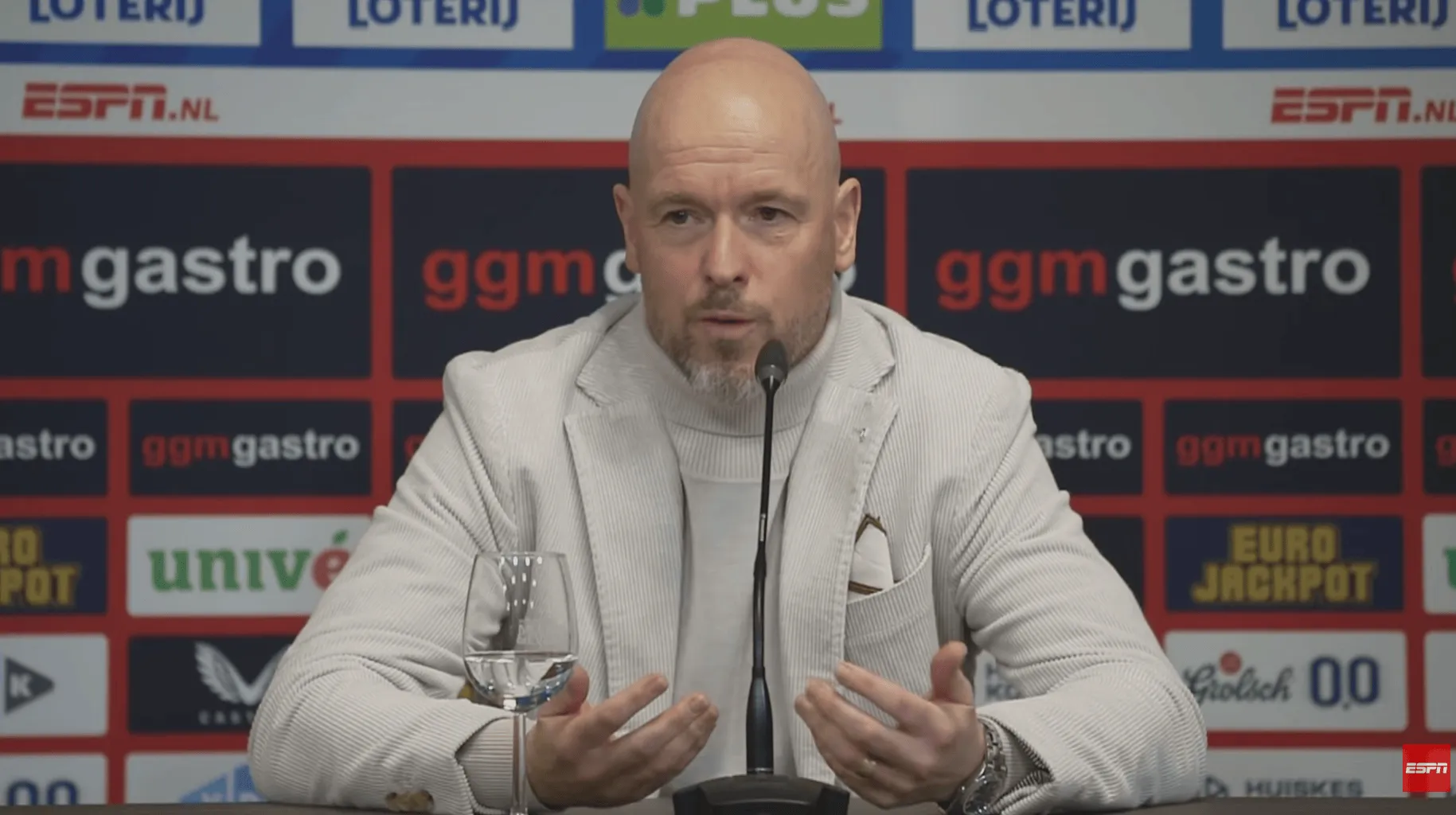 [流言板]未來(lái)會(huì)再當(dāng)主帥？滕哈格：暫不考慮其他可能，先專注此工作