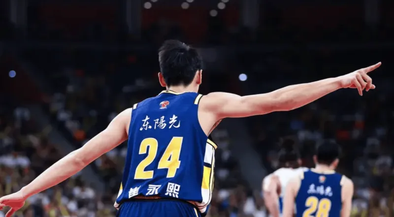 馬瑟林:我還沒完全記住所有戰術 我會看向盧教練 他幫了我很多