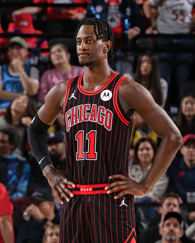 [流言板]LGD/WN第一局數據對比：小落狂鐵近乎包圍梓墨白起