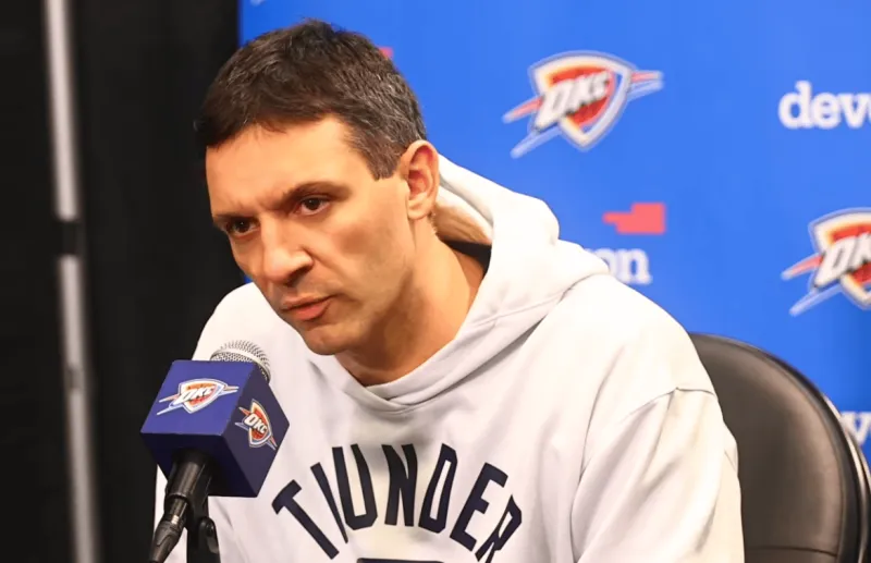 前廣州隊球員馮俊彥發視頻告別球隊，背景音樂為《講不出再見》