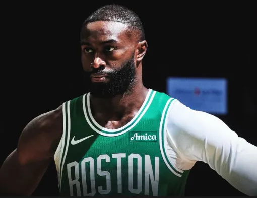 [流言板]20歲生日快樂！NBA官方曬照為籃網新秀葉戈爾