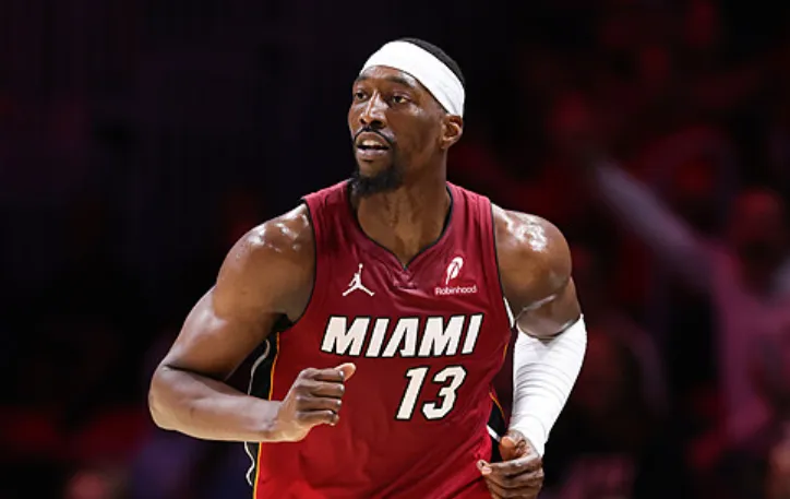 前廣州隊球員霍深坪轉會浙江隊；侯煜、楊浩轉會廣東廣州豹