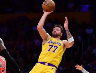 足球報(bào)談玉昆簽約布尼亞明：不盲目冒進(jìn)，立足長遠(yuǎn)、投資未來