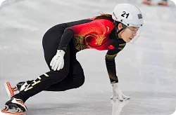 短道速滑女子500米1/4决赛：张楚桐起跑圈犯规下场