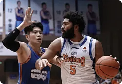 CBA常规赛：阿不都沙拉木11分，四川半场18-53落后新疆