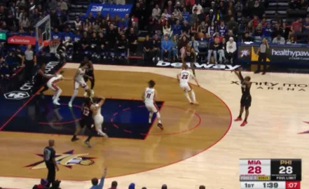 2024賽季中超最佳助理裁判：施翔金旗、馬濟銀旗、劉星銅旗