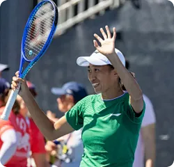 张帅/西尼亚科娃2-0高芙/麦克纳莉，晋级多伦多站女双八强