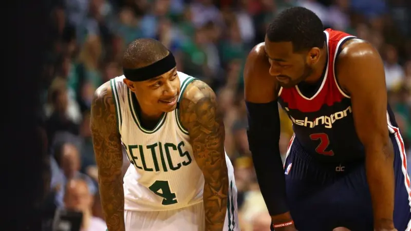 NBA职业联赛中文官网__实时赛程比分+球队资讯流言板]小托马斯@NBA TV：得全天播放沃尔的精彩比赛对传奇致敬
