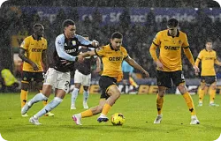 狼队0-0阿斯顿维拉半场数据：绝佳机会1-1，射门次数2-4