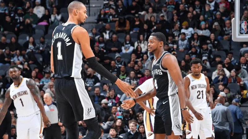 TA：西漢姆中場(chǎng)沃德·普勞斯即將租借加盟伯恩利，已獲準(zhǔn)接受體檢