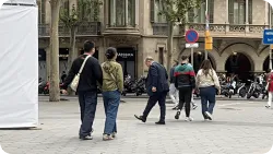 世体：拉波尔塔会见扎哈维，推进弗里克续约谈莱万未来