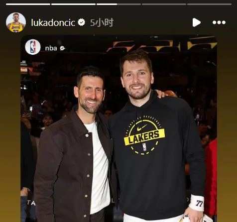 王曼昱如何忍住不笑的？？