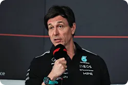 沃尔夫驳斥F1新规则争议：这才是纯粹的赛车运动