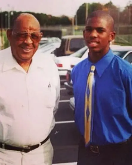 保罗:23年前今日为父亲砍61分