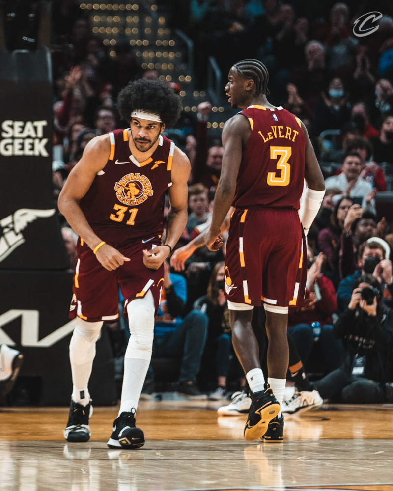 流言板 内线双子星 阿伦得到15分14板 莫布利18分12篮板 虎扑