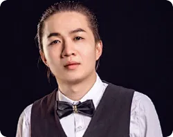 德华看红狼赛后虎扑评论并指点清清吕布：就知道小俞遭罪了
