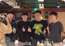从巴西回来后，Knight、Xun和Elk三人光速约饭